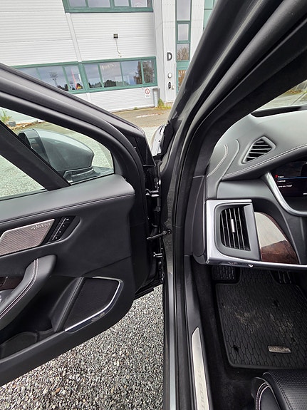Jaguar I-PACE 15 of 30