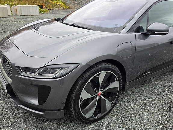 Jaguar I-PACE 9 of 30