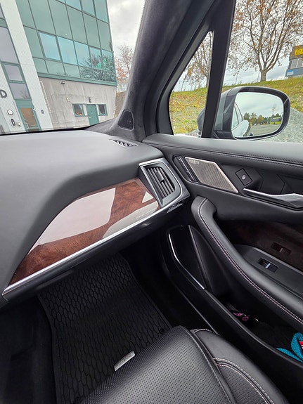 Jaguar I-PACE 18 of 30