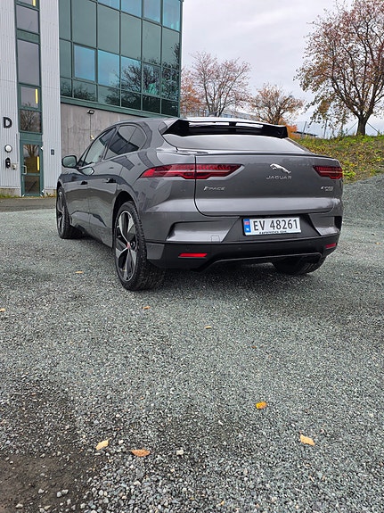 Jaguar I-PACE 6 of 30