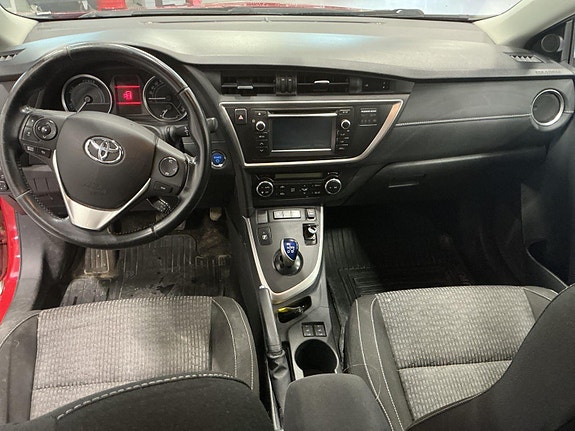 Toyota Auris 7 of 10