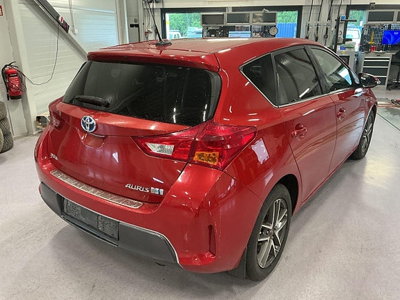 Toyota Auris 5 of 10