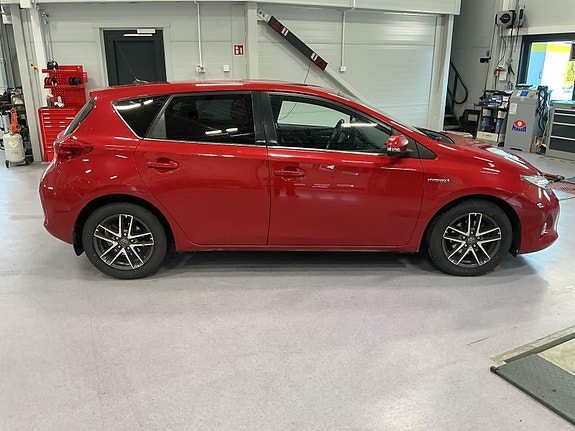 Toyota Auris 6 of 10