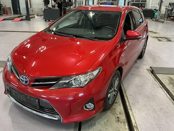 Toyota Auris 2 of 10