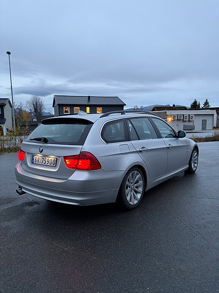 BMW 325i 4 of 30