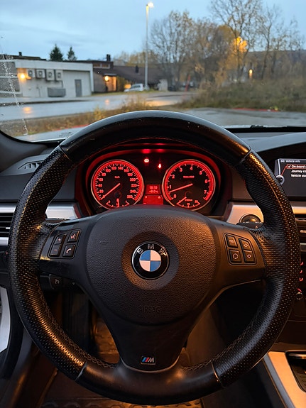 BMW 325i 18 of 30
