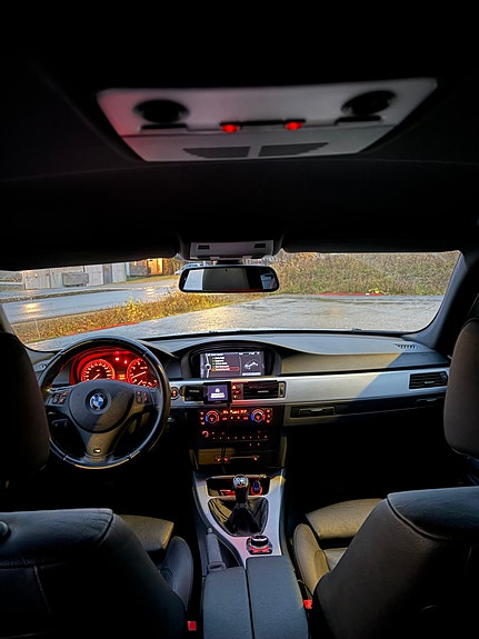 BMW 325i 17 of 30