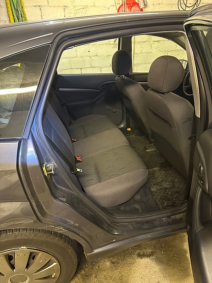 Ford Focus 9 of 28