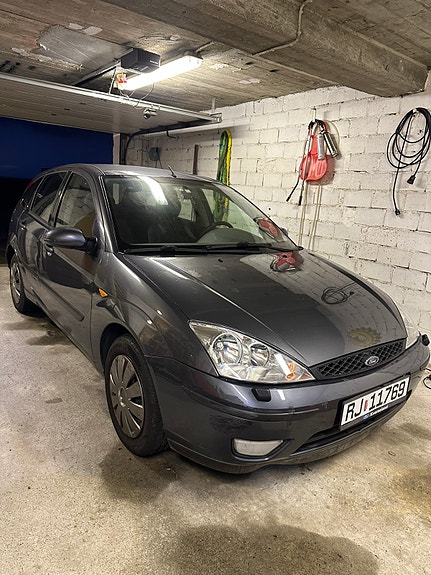 Ford Focus 2 of 28