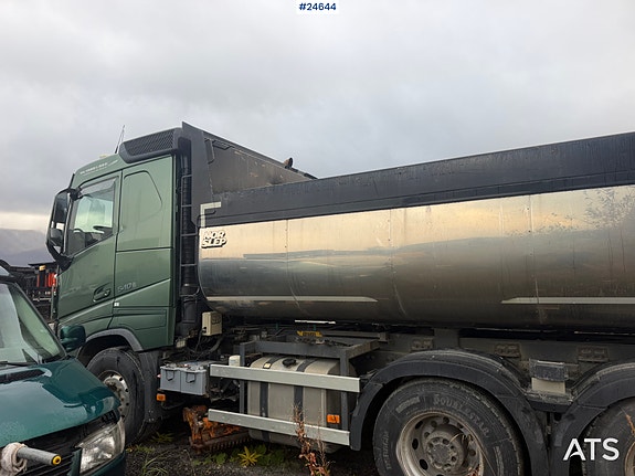 Volvo FH540 6x2 tippbil m/ underliggende skjær, brøyteplate og kobinert asfaltbalje 10 of 30