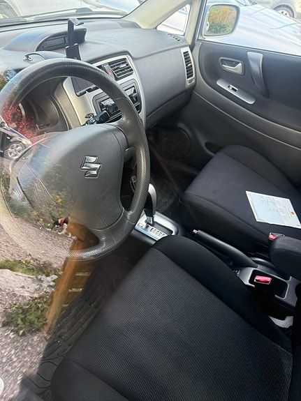 Suzuki Liana 8 of 13