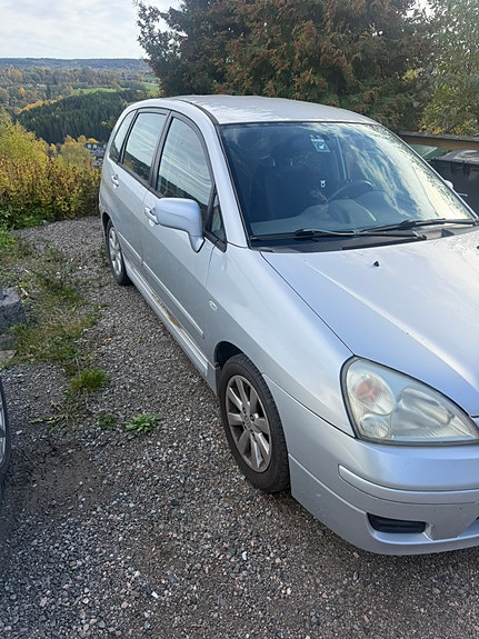 Suzuki Liana 4 of 13