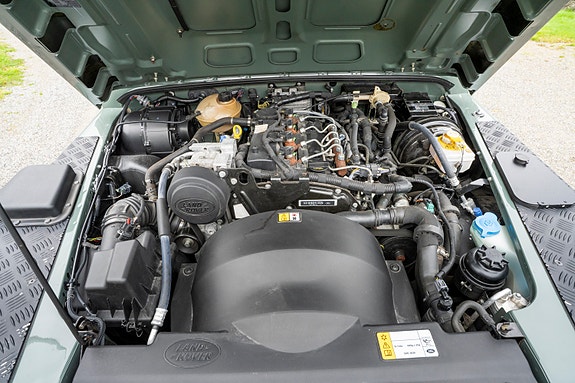 Land Rover Defender 130 30 of 30