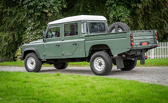 Land Rover Defender 130 5 of 30