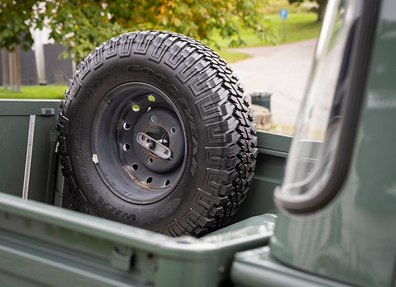 Land Rover Defender 130 15 of 30