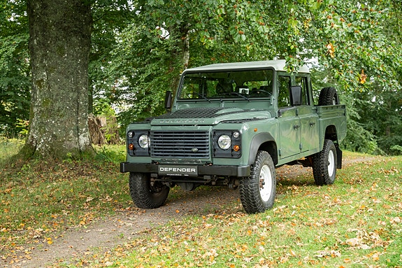 Land Rover Defender 130 7 of 30