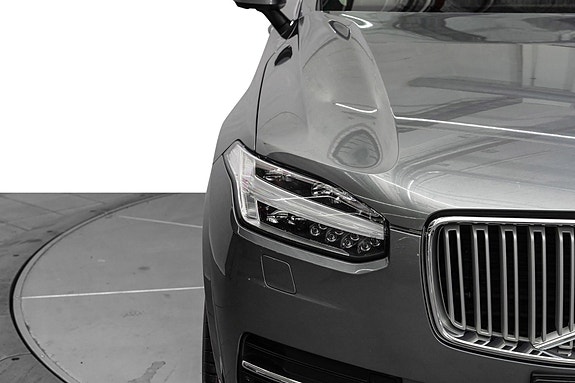 Volvo XC90 4 of 29