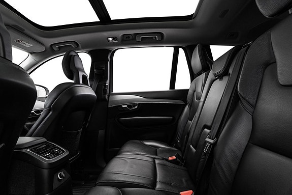 Volvo XC90 13 of 29