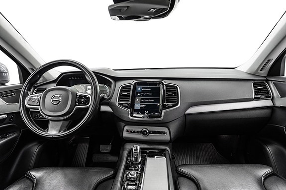 Volvo XC90 14 of 29