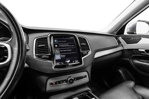 Volvo XC90 18 of 29