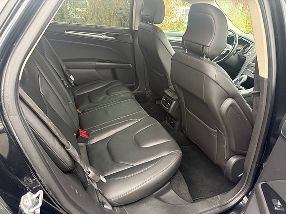 Ford Mondeo 23 of 30