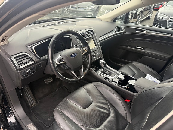 Ford Mondeo 17 of 30