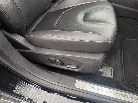 Ford Mondeo 27 of 30
