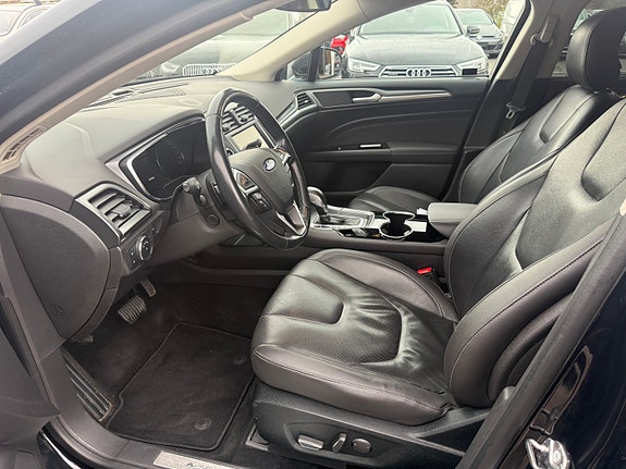 Ford Mondeo 14 of 30