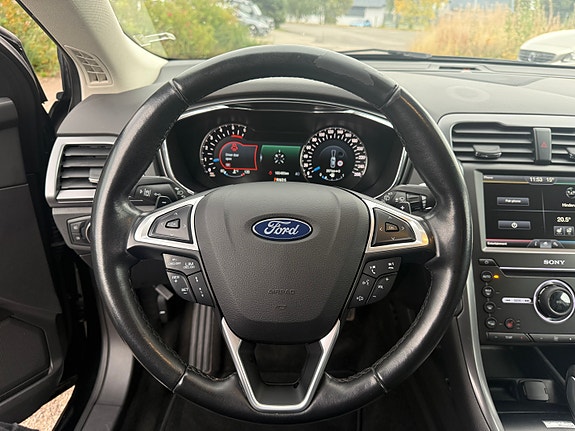 Ford Mondeo 30 of 30