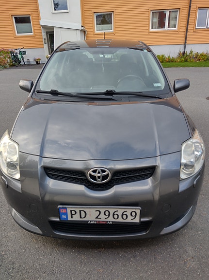Toyota Auris 5 of 9