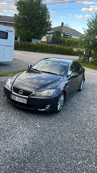 Lexus IS250 3 of 10