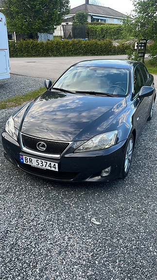 Lexus IS250 2 of 10