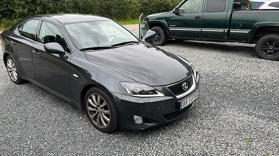 Lexus IS250 5 of 10