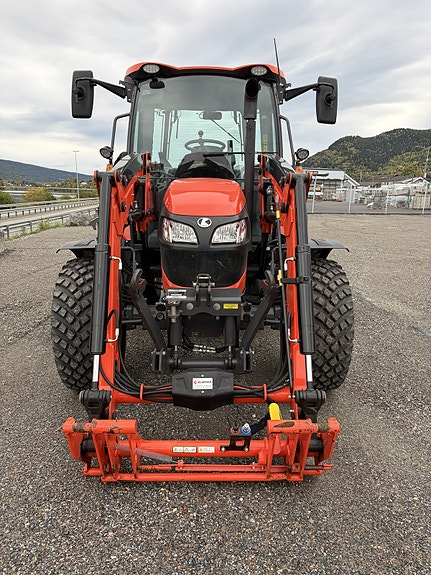 Kubota M4-073   LASTER, FRONTHYD,TO SETT HJUL 2024, kr 685 000,-