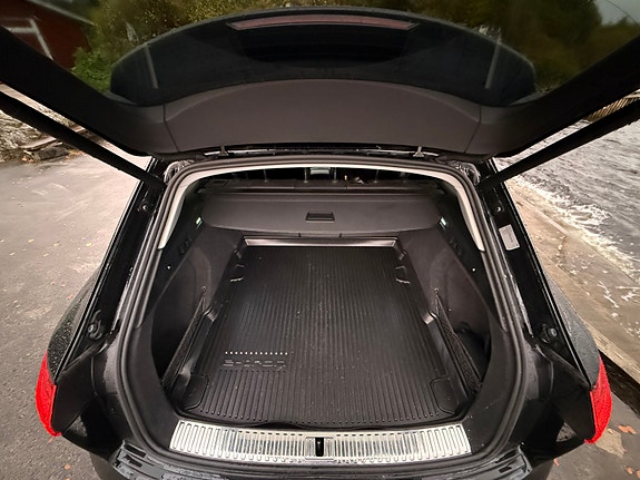 Audi e-tron 10 of 22