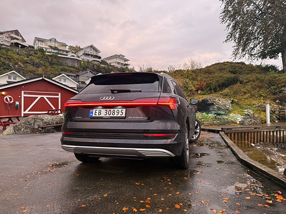 Audi e-tron 7 of 22
