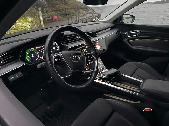 Audi e-tron 16 of 22