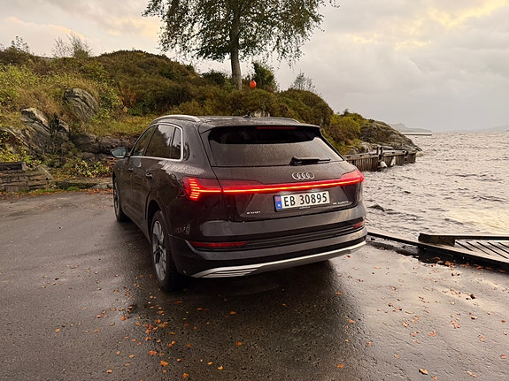 Audi e-tron 5 of 22