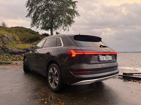 Audi e-tron 6 of 22