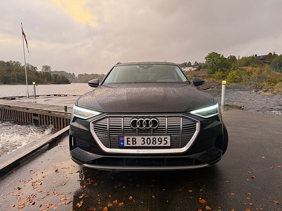 Audi e-tron 4 of 22