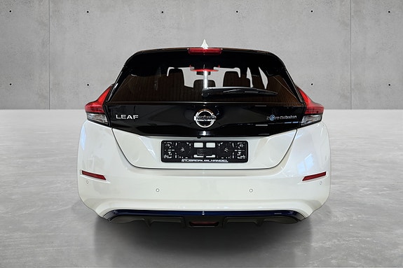 Nissan Leaf 8 of 30
