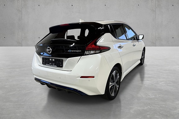 Nissan Leaf 7 of 30