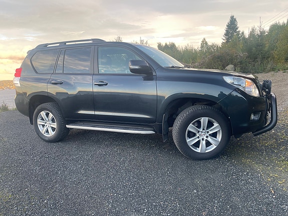 Toyota Land Cruiser 4 of 20