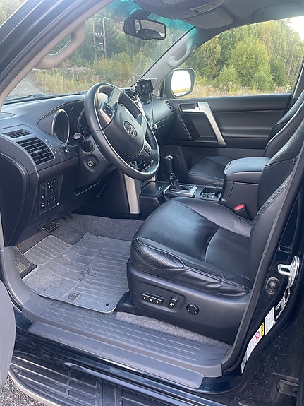 Toyota Land Cruiser 6 of 20