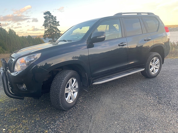 Toyota Land Cruiser 2 of 20