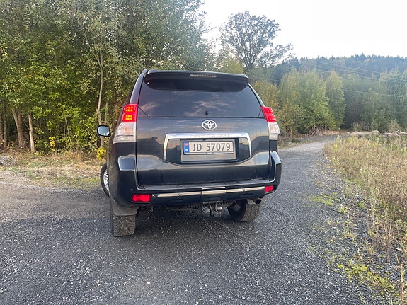 Toyota Land Cruiser 3 of 20