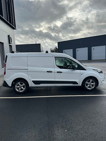 Ford Transit Connect 9 of 15