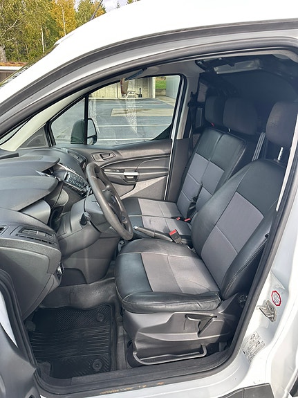 Ford Transit Connect 11 of 15