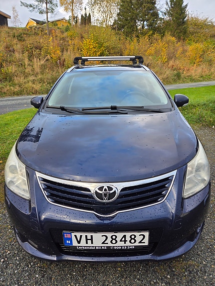 Toyota Avensis 2 of 20