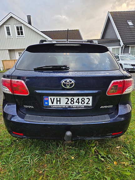 Toyota Avensis 4 of 20